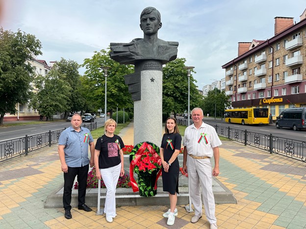 Возложение цветов