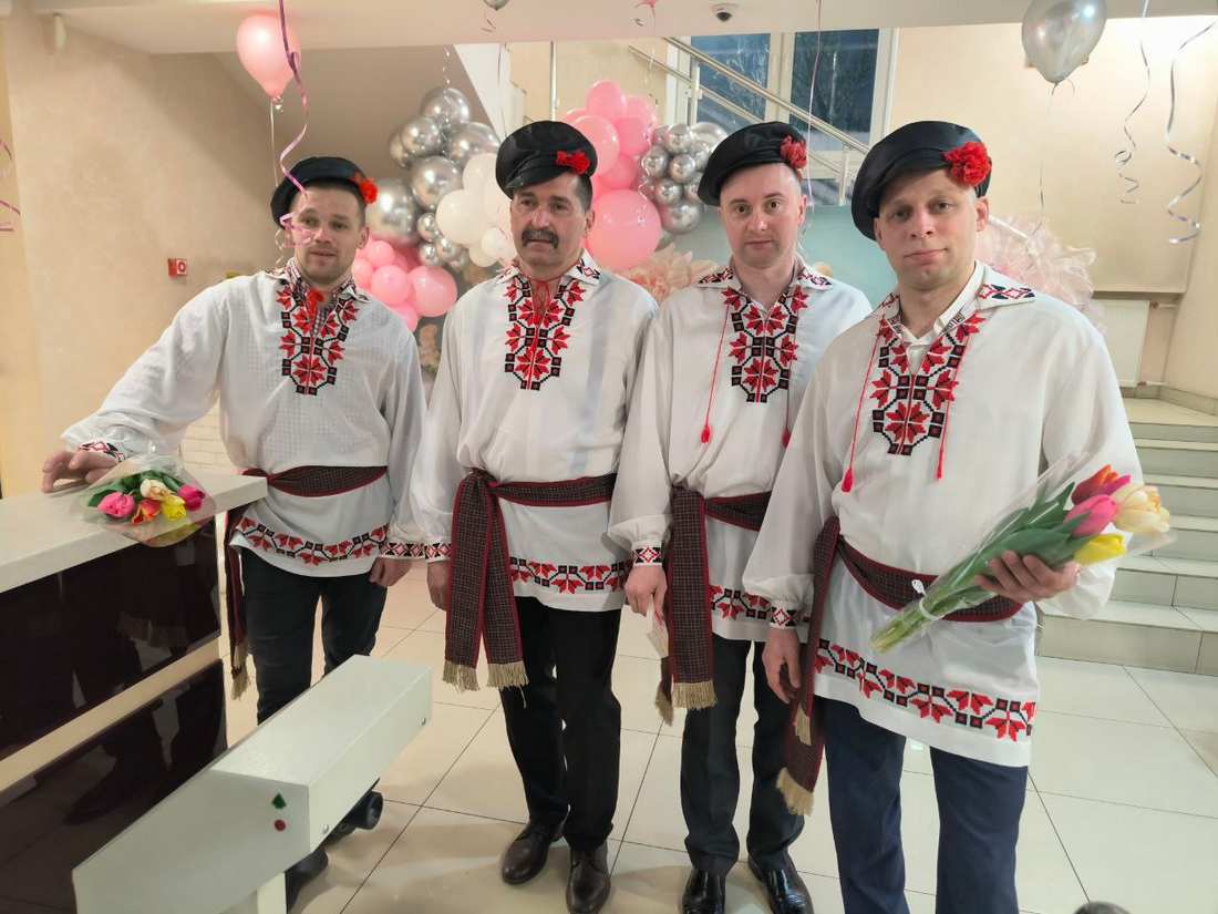 С наступающим Женским днем!