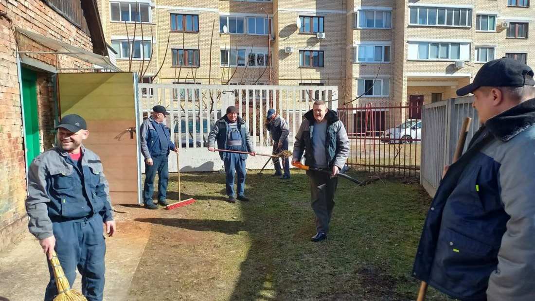 Участие в месячнике по благоустройству