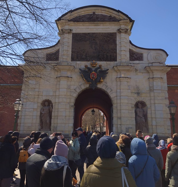Экскурсионный тур  Санкт-Петербург – Кронштадт – Петергоф – Карелия.