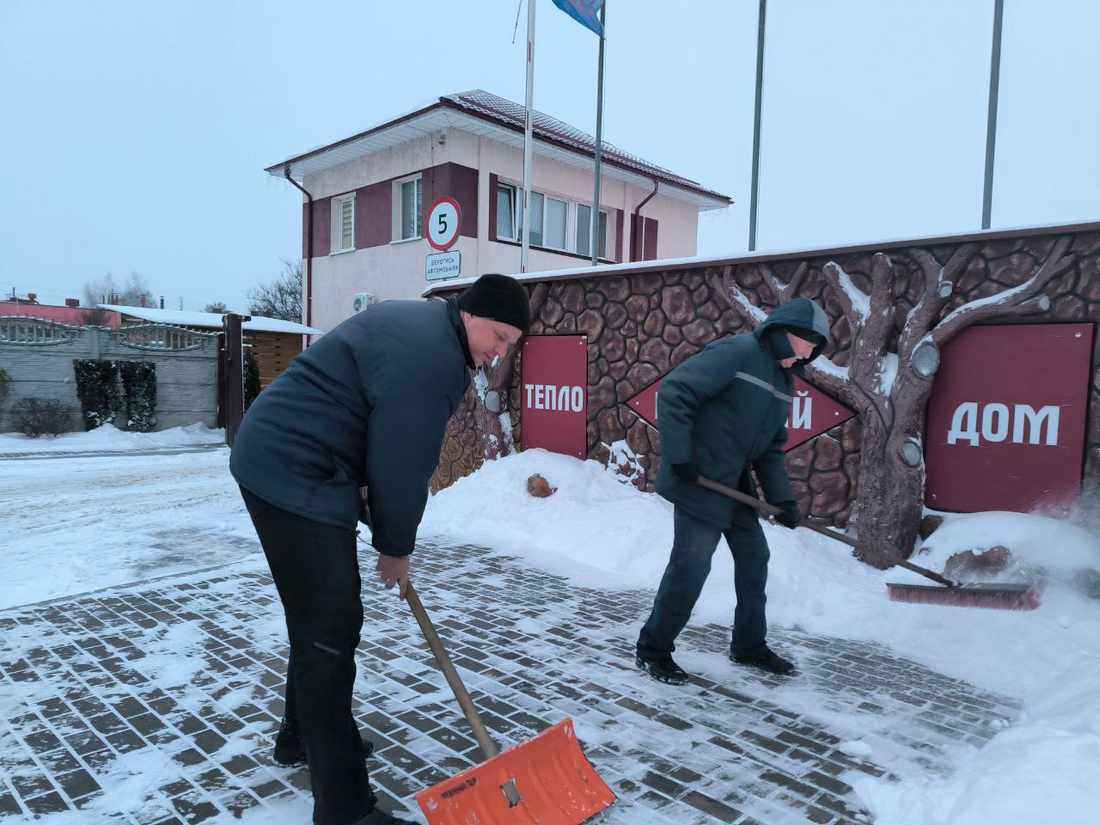 Уборка закрепленных и прилегающих территорий