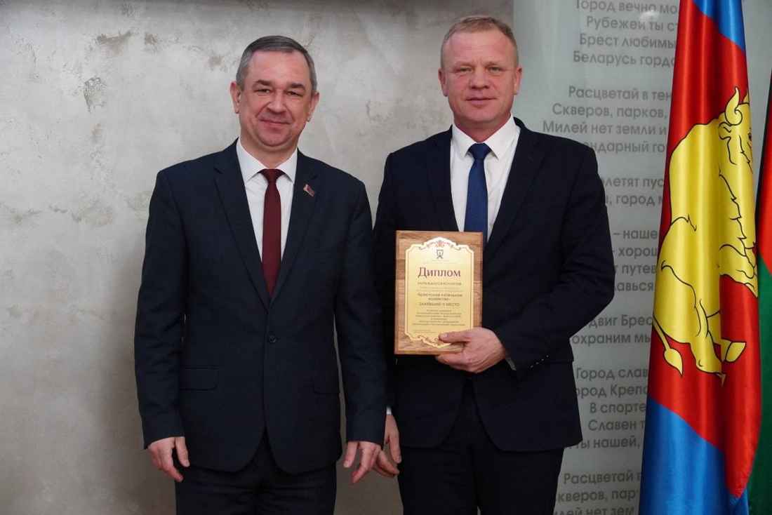 Победа в конкурсе комплексного благоустройства района